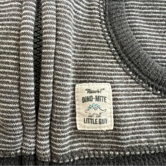 Carter’s Dinosaur Set - 4-Piece 6m Boy - Picture 3 of 9